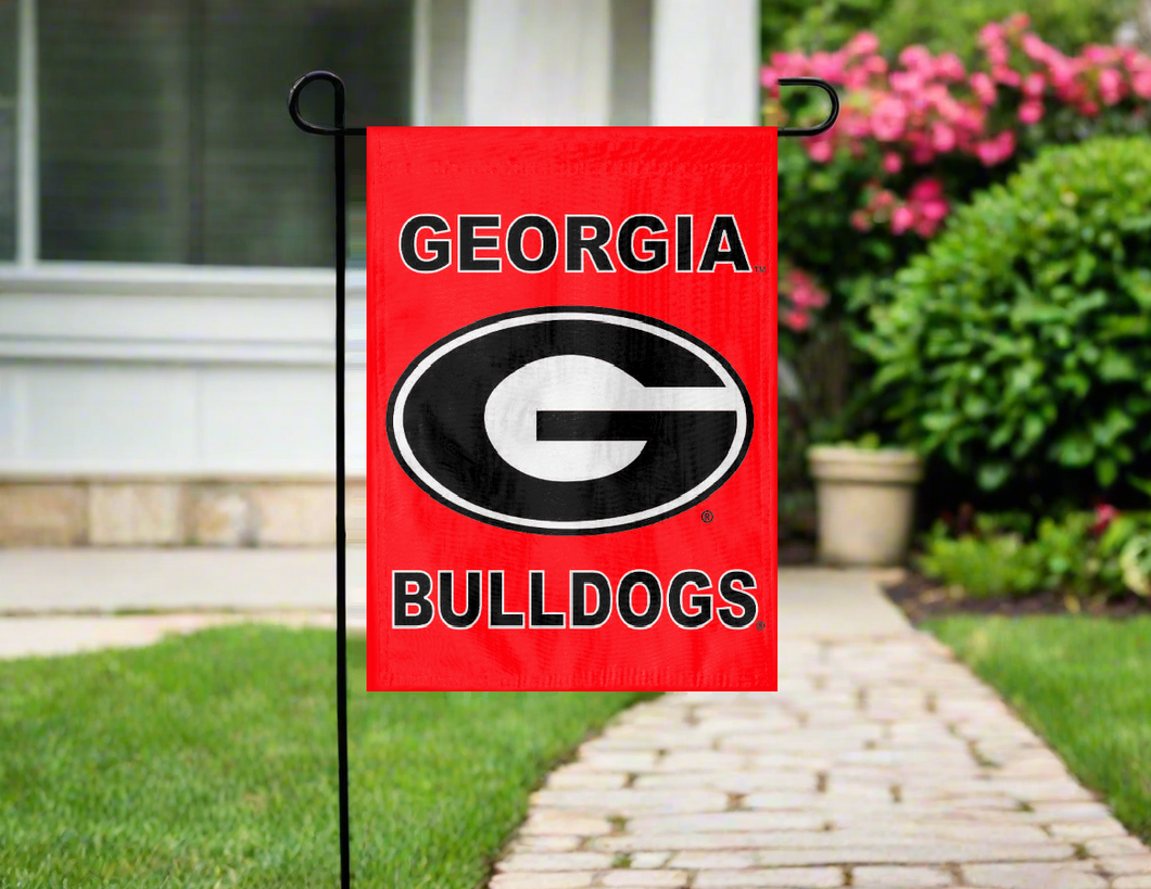 university of georgia bulldogs garden flag hanging outside the front yard