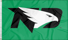 Load image into Gallery viewer, Green 3x5 University of North Dakota Flag with two metal grommets and black ND Logo

